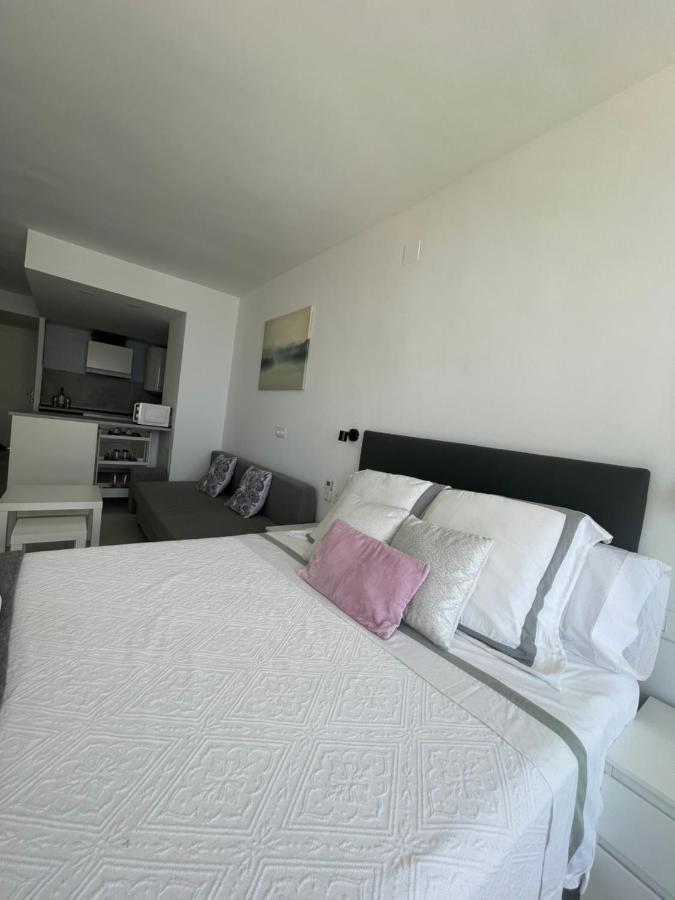 Apartamento Con Vistas Al Mar A Metros De La Playa Carihuela Soleil Torremolinos Exterior foto