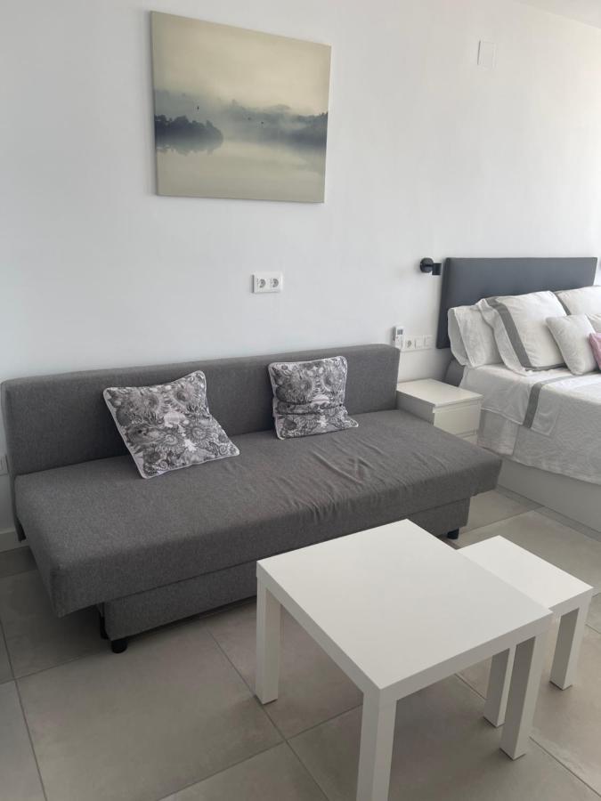 Apartamento Con Vistas Al Mar A Metros De La Playa Carihuela Soleil Torremolinos Exterior foto
