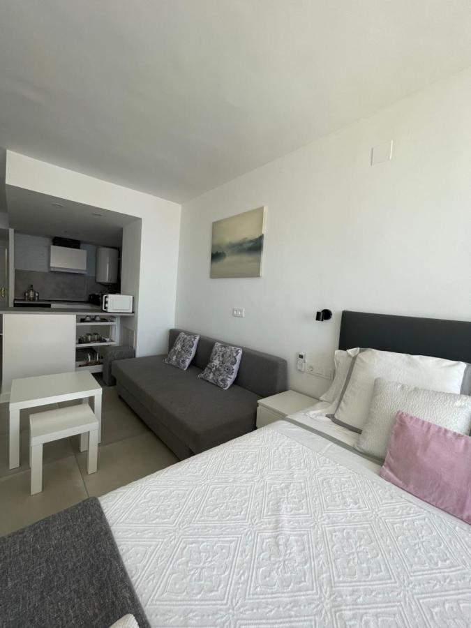 Apartamento Con Vistas Al Mar A Metros De La Playa Carihuela Soleil Torremolinos Exterior foto